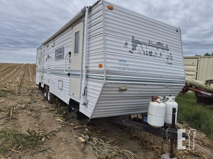 2000-layton-camper-10928-image-4