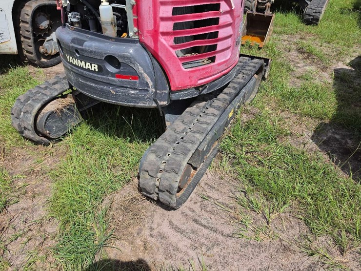 2022-yanmar-vio25-image-6