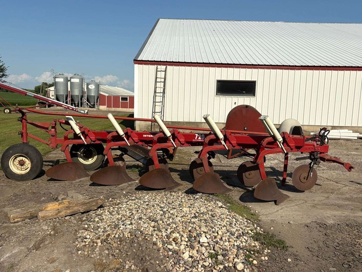 case-ih-720-image-3
