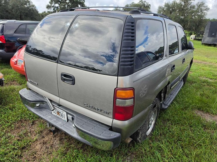 2001-chevrolet-tahoe-image-4