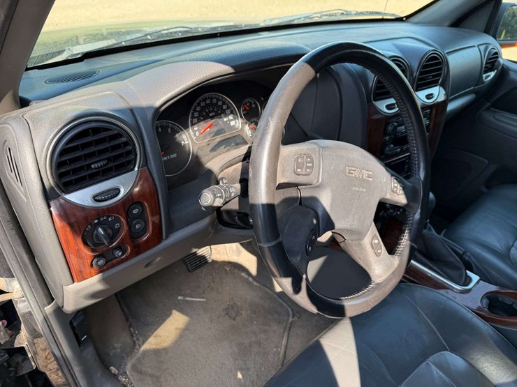 2004-gmc-envoy-image-32