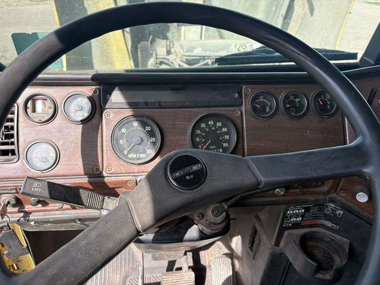 1990-cummins-855-image-39