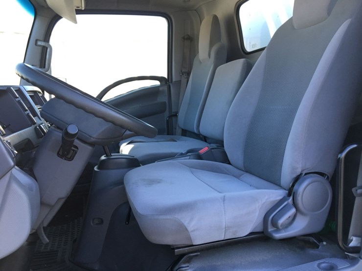 2022-isuzu-npr-hd-image-8