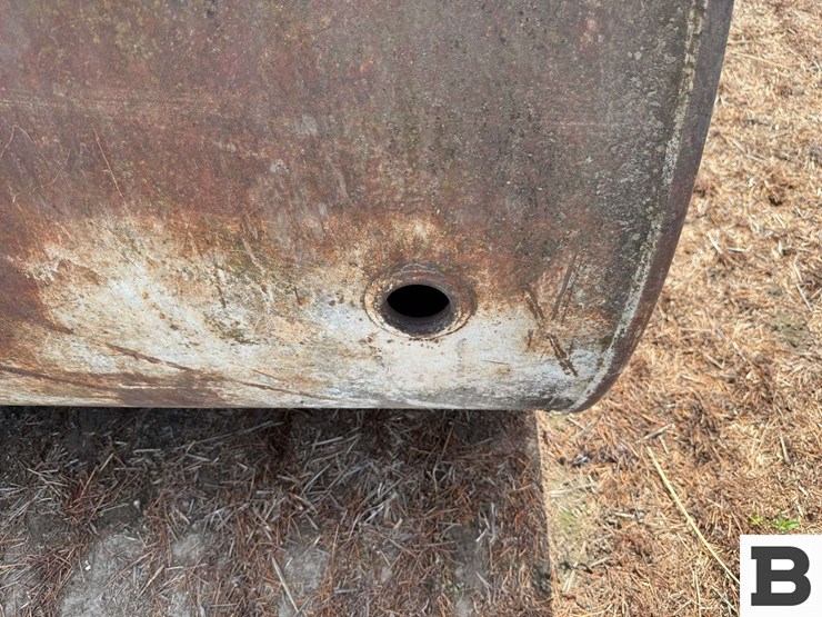 1,000-gallon-horizontal-fuel-tank-image-9