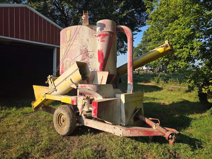 new-holland-355-image-1