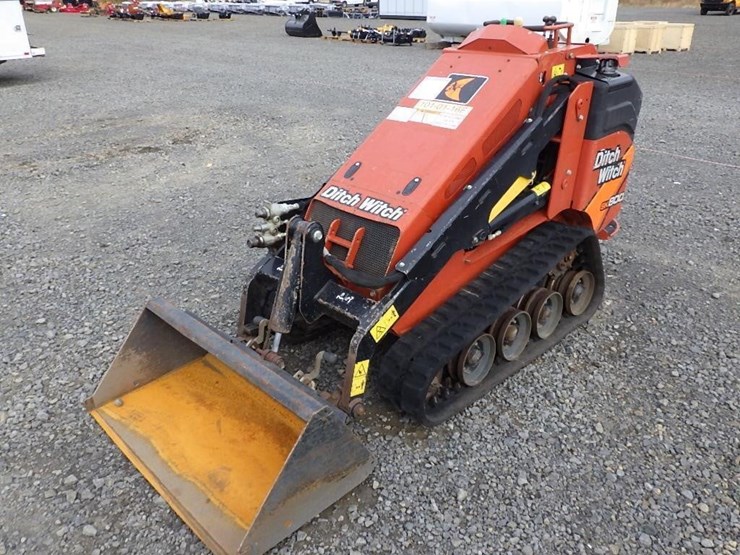 2021-ditch-witch-sk800-image-1