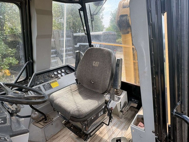 1995-caterpillar-426b-image-52