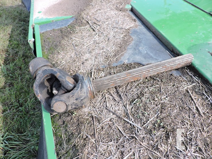 john-deere-835-image-9