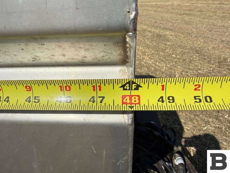2008-custom-22.5'-air-seeder-image-52