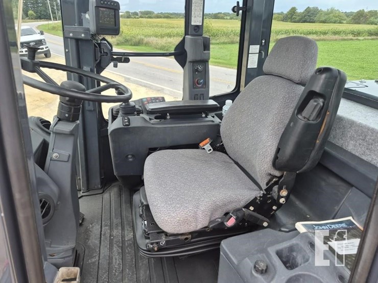 2015-deere-544k-image-18