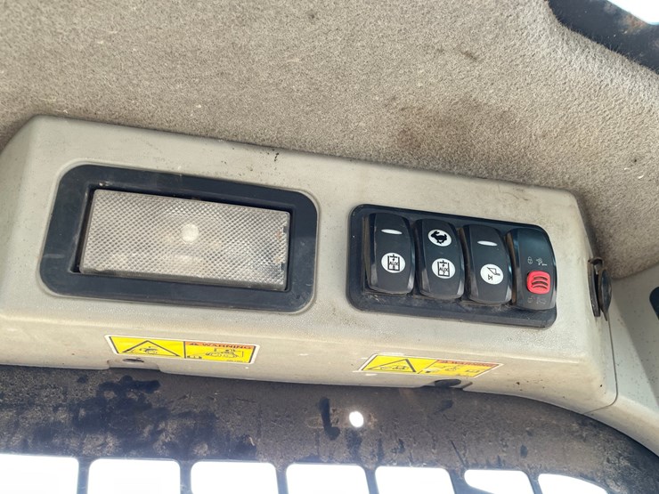 2013-caterpillar-236d3-image-30