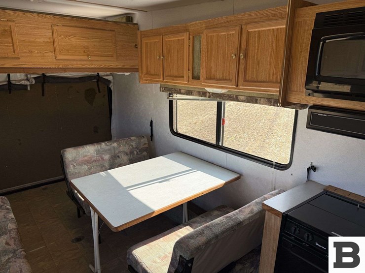 2002-tahoe-transport-21'-toy-hauler-travel-trailer-image-36