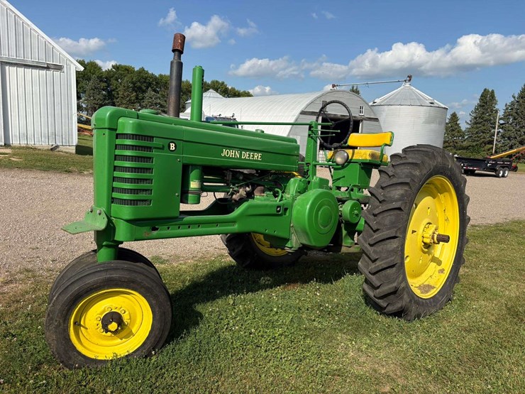1951-john-deere-b-image-1