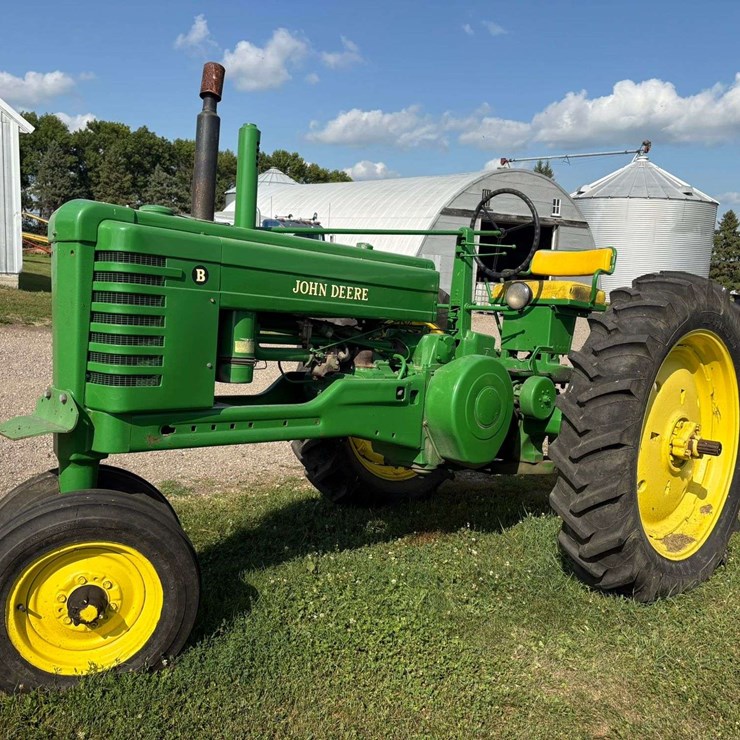 1951 JOHN DEERE B