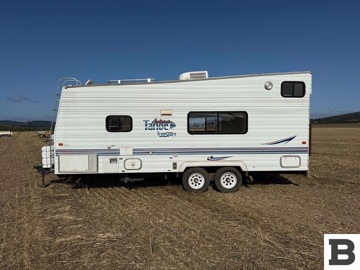 2002-tahoe-transport-21'-toy-hauler-travel-trailer-image-2