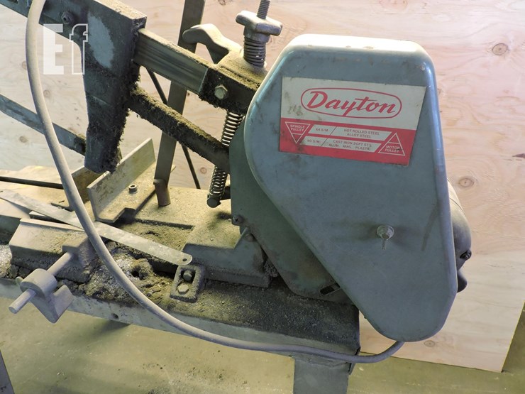 dayton-horizontal-power-hacksaw,-110-volt,-working-image-3