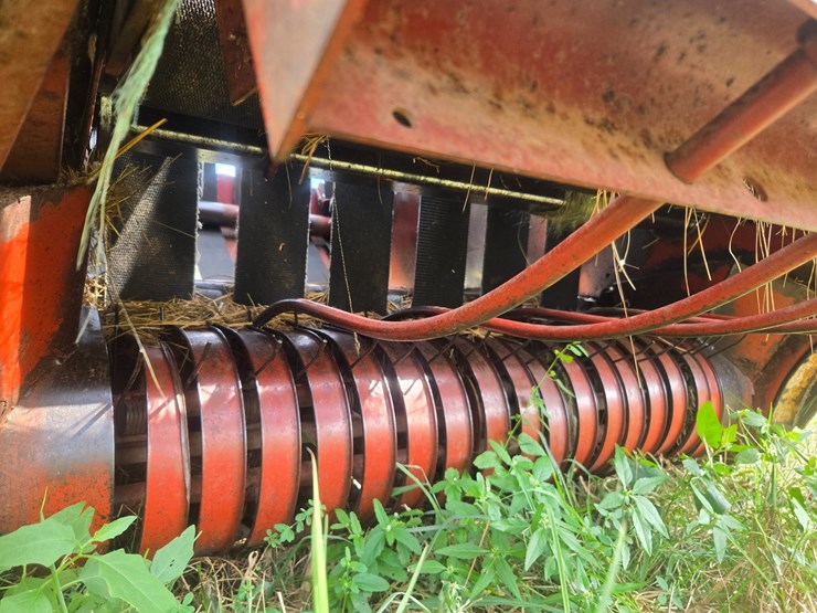 hesston-5540-image-23