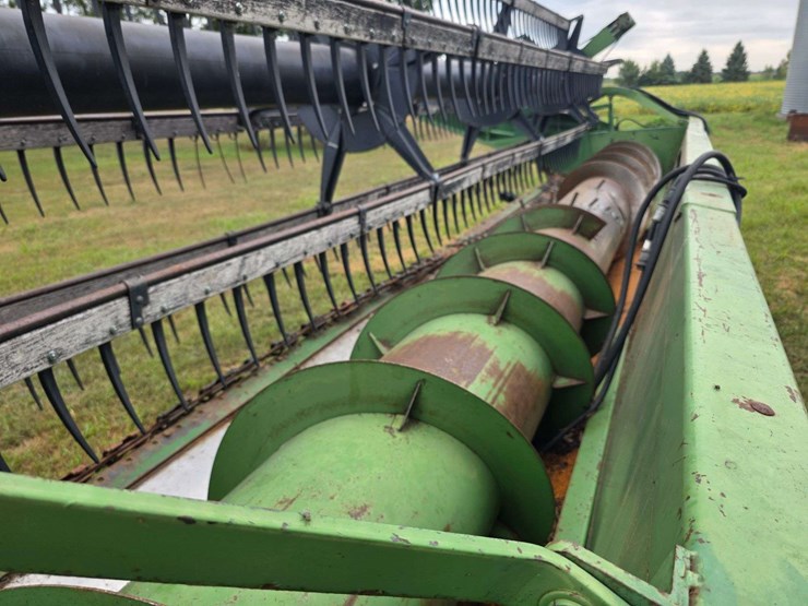 john-deere-220-image-4