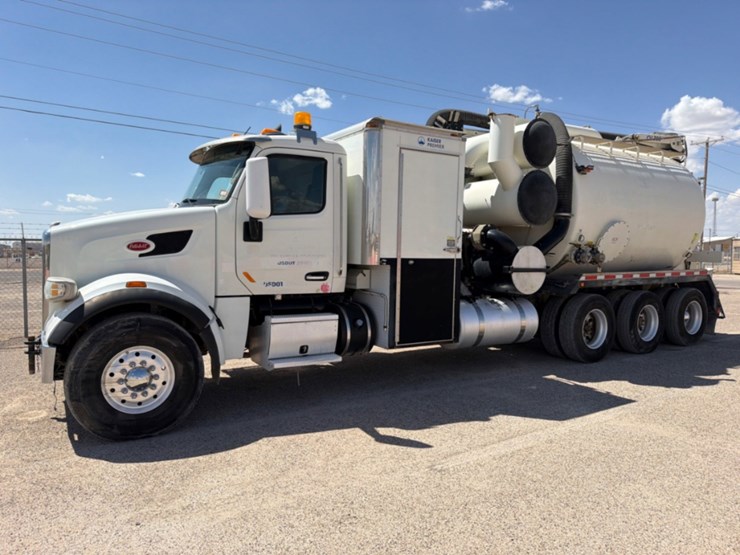 2018-peterbilt-567-image-1
