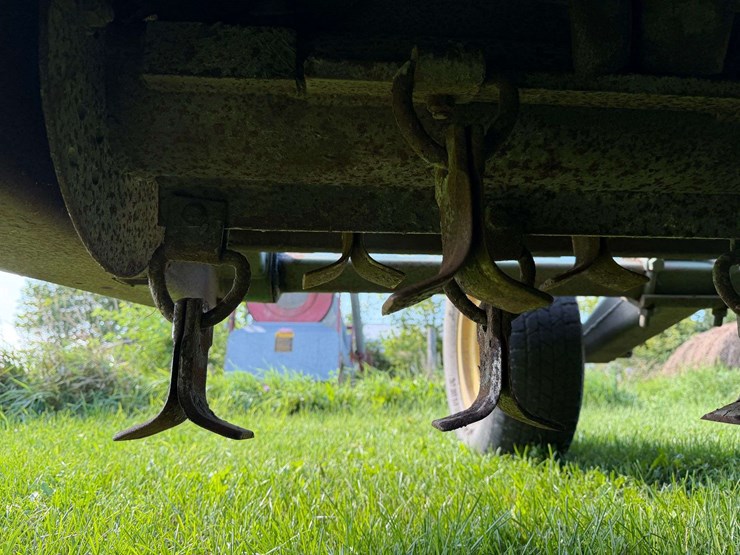 john-deere-120-image-10