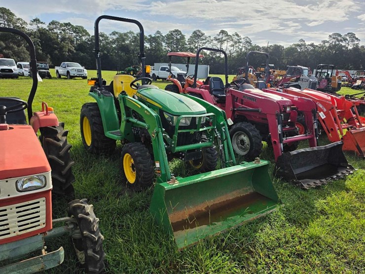 john-deere-3032e-image-1