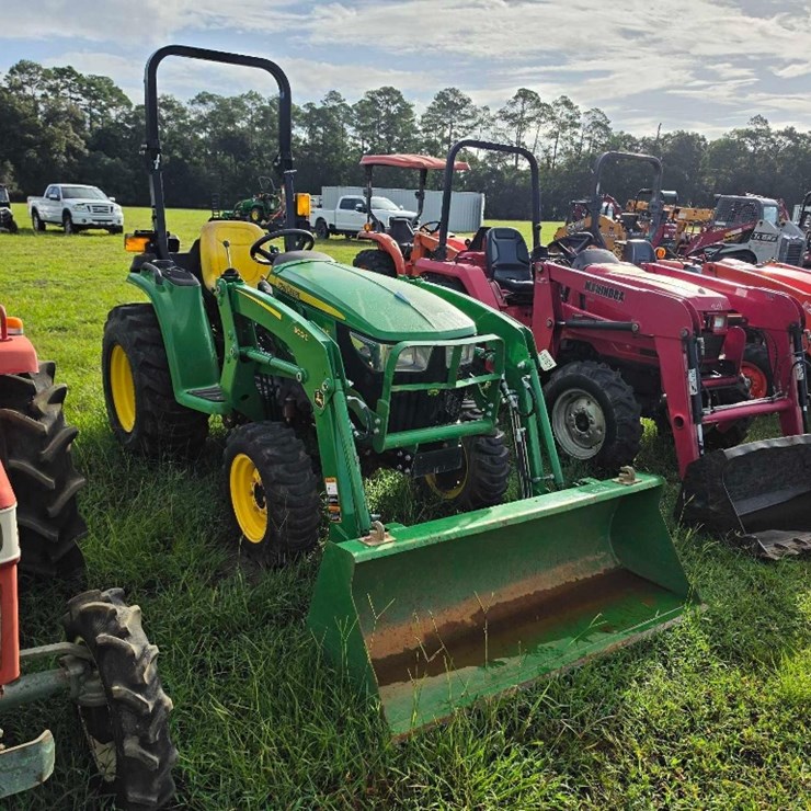 JOHN DEERE 3032E