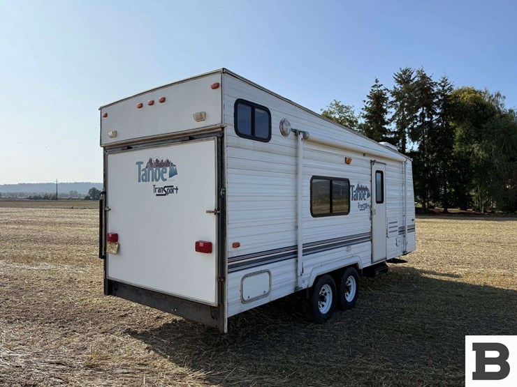 2002-tahoe-transport-21'-toy-hauler-travel-trailer-image-5