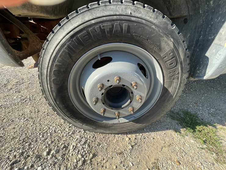 2002-ford-f550-xl-image-9
