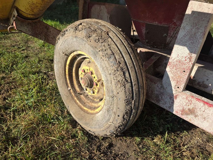 new-holland-355-image-12