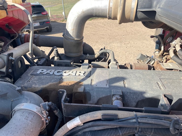 2012-peterbilt-388-image-22