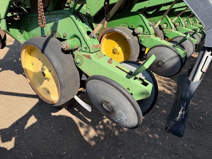 john-deere-7200-image-5