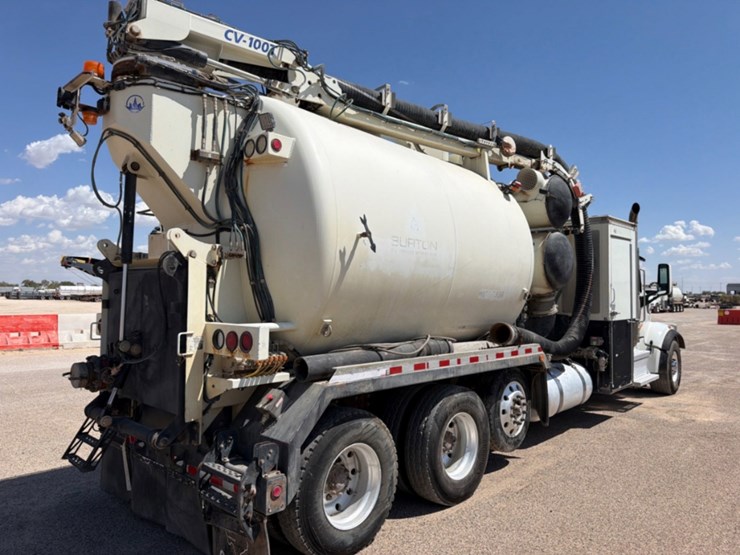 2020-peterbilt-567-image-9