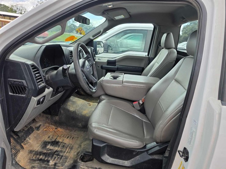 2017-ford-f150-xl-image-9
