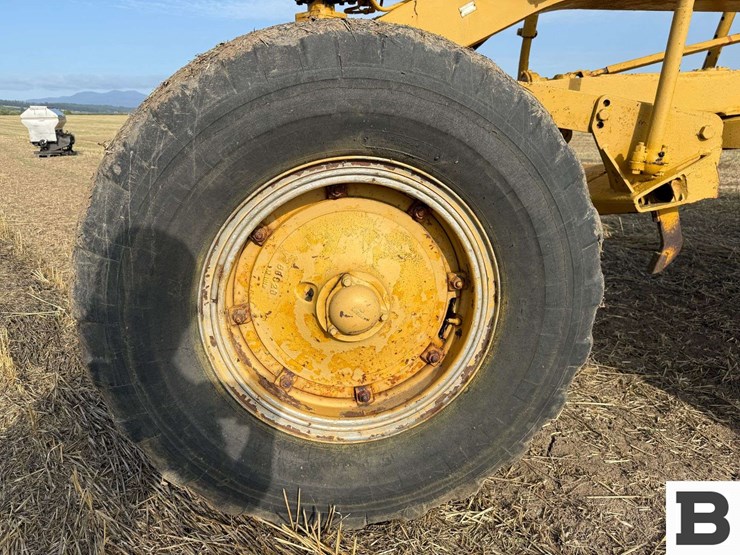 caterpillar-12-image-13