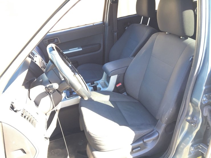 2012-ford-escape-xlt-image-11