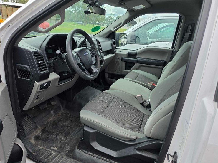 2018-ford-f150-xl-image-11