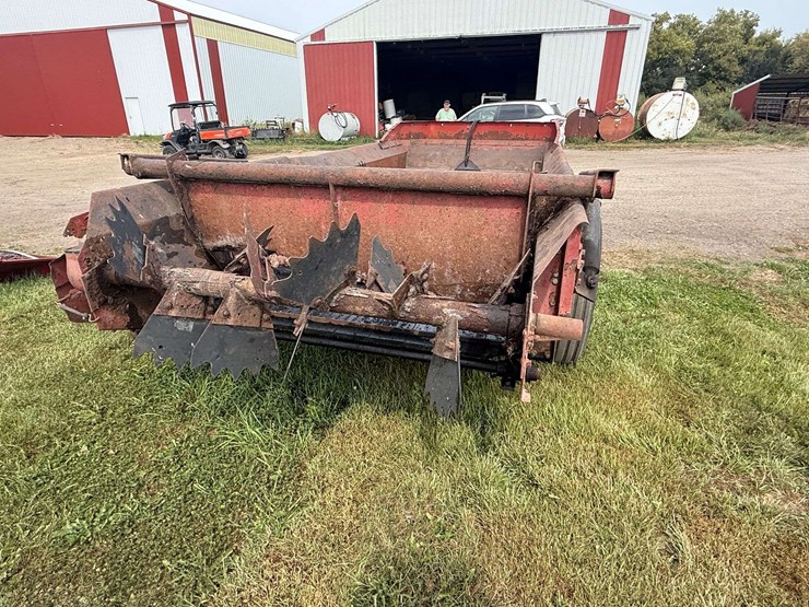 new-holland-155-image-13