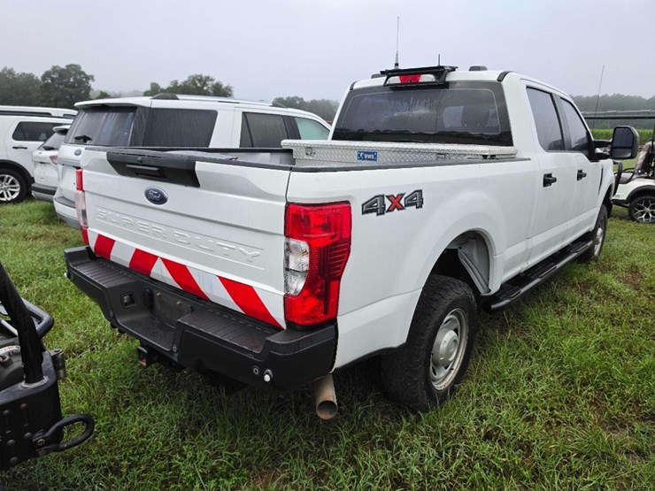 2021-ford-f250-xl-image-5