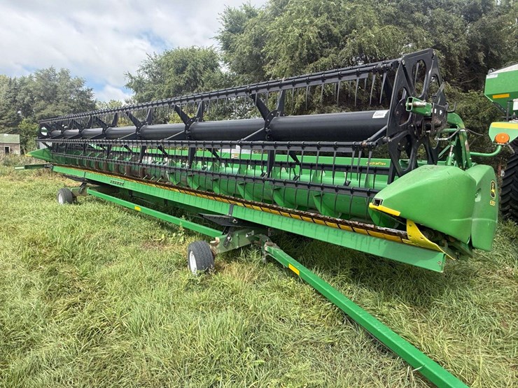 2011-john-deere-635f-image-15