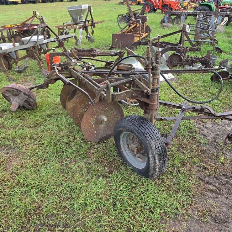176 - 1940S OFFSET DISC TILLER