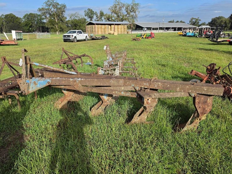 192---4-row-offset-bottom-plow-image-5