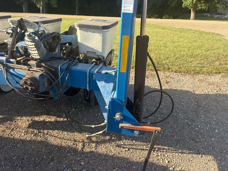 2014-kinze-3140-image-14