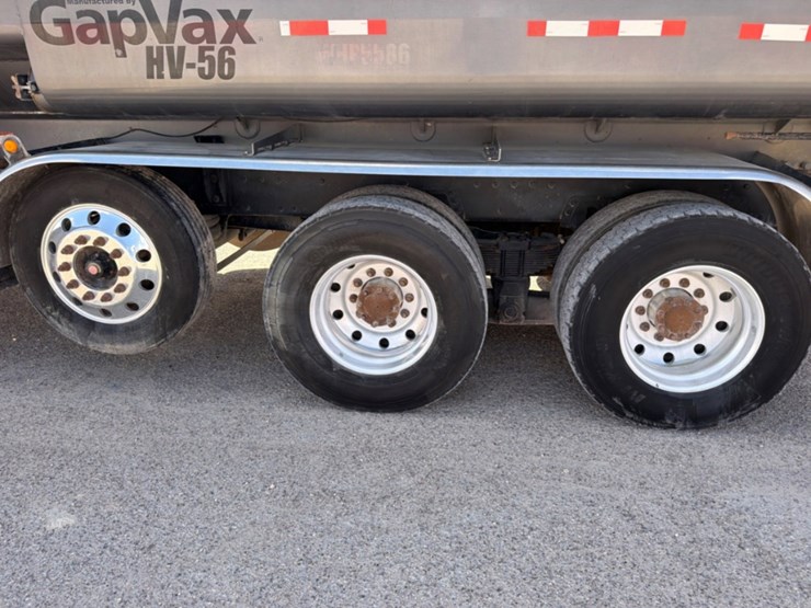 2019-peterbilt-367-image-11