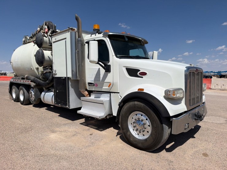 2020-peterbilt-567-image-3