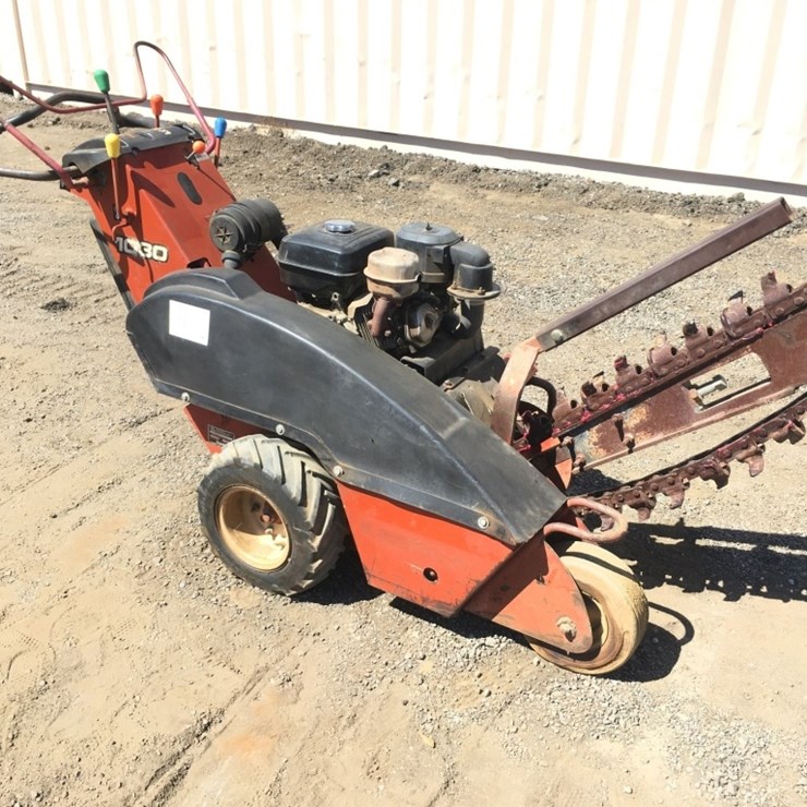 2006 DITCH WITCH 1030