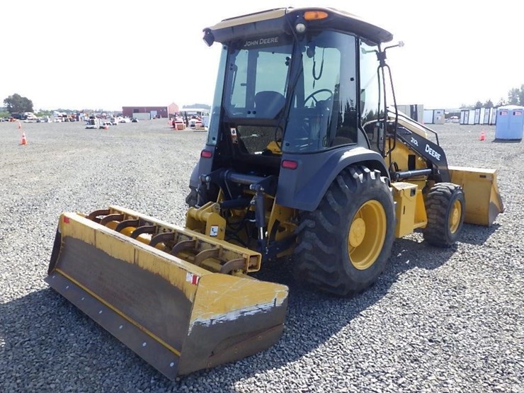 2019-deere-210l-image-5