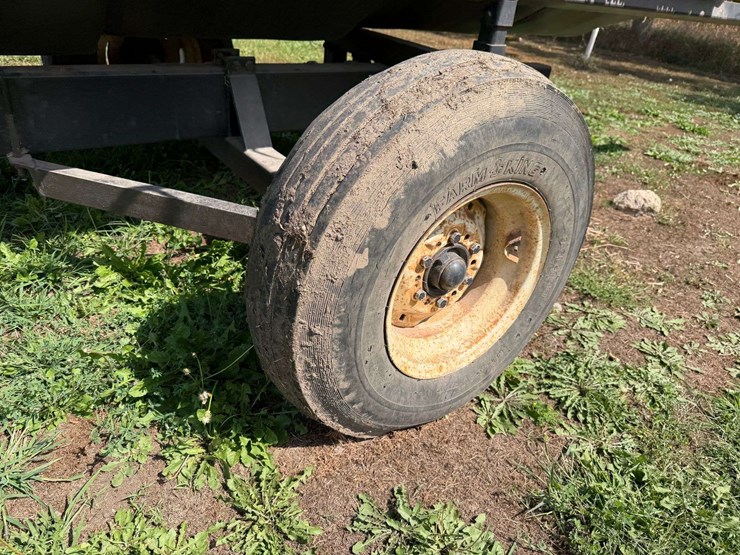 new-holland-73c-image-35