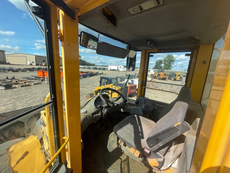 2005-volvo-l90e-image-33