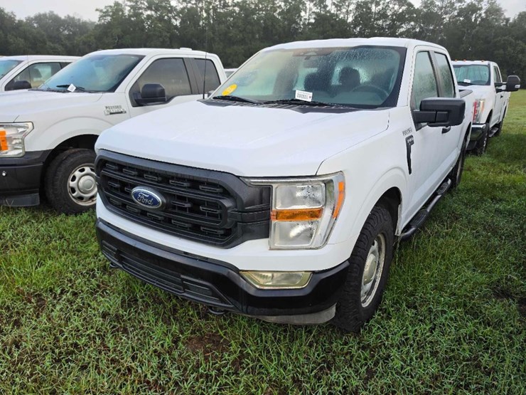 2022-ford-f150-xl-image-3