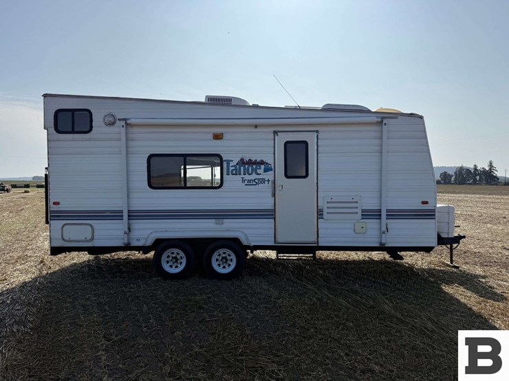 2002-tahoe-transport-21'-toy-hauler-travel-trailer-image-6